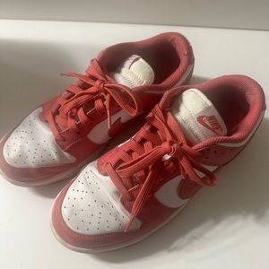 Nike Panda Low Top Pink Sneakers
